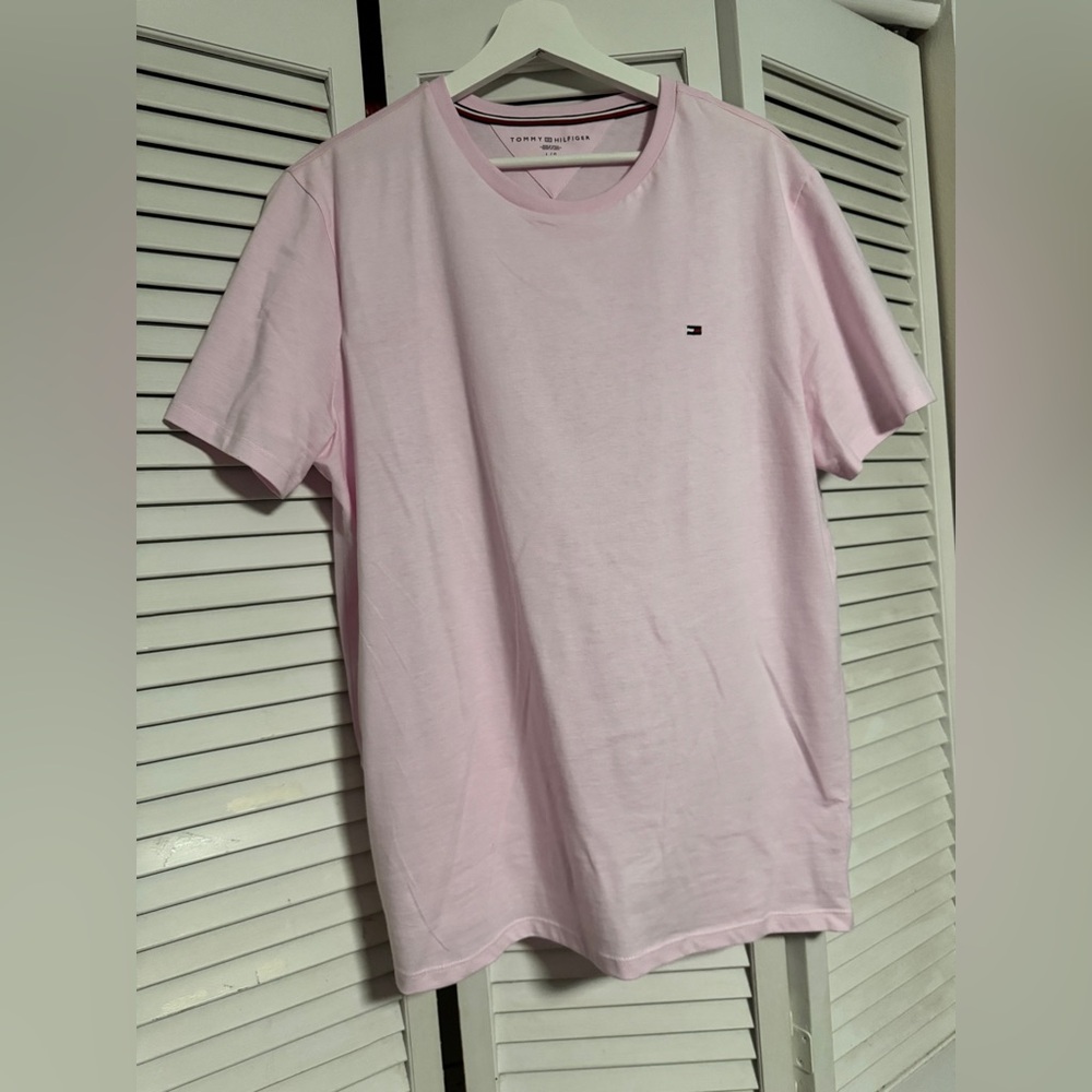 Tommy Hilfiger pink tshirt size large